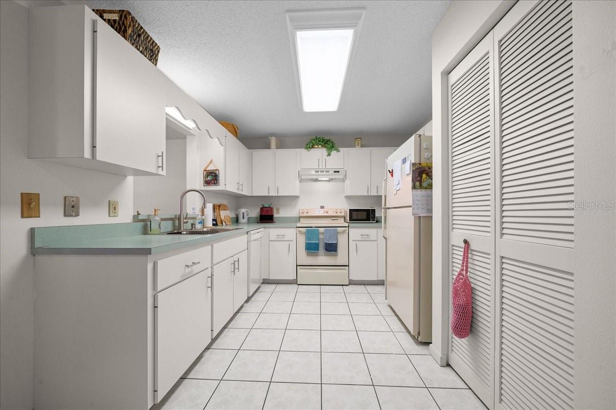 Image 23 of 57 For 9755 94th Terrace A