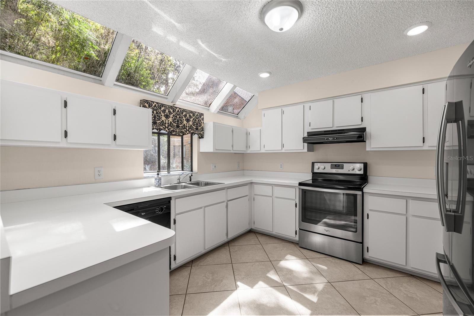 Image 17 of 28 For 1621 2nd Street 201