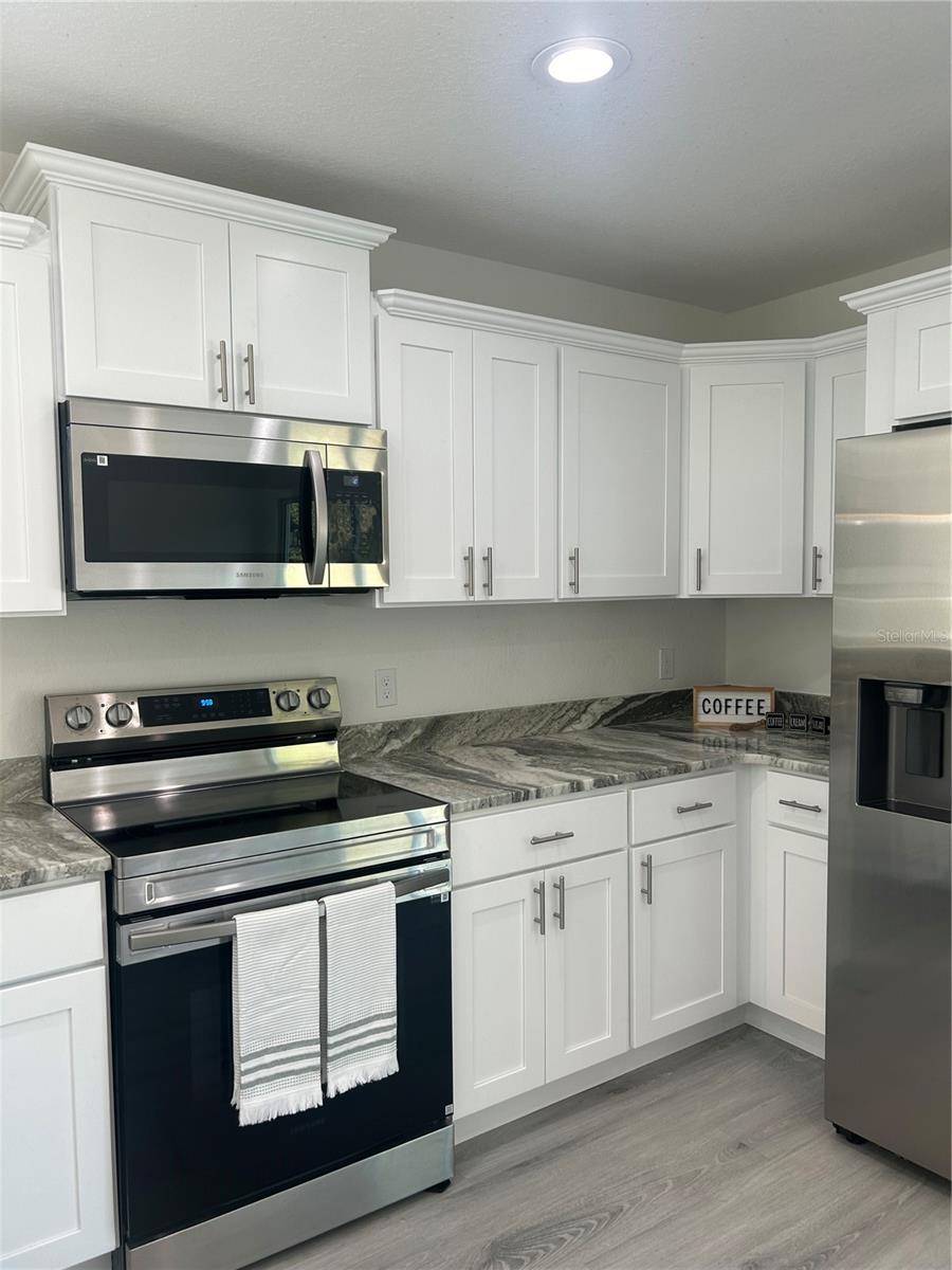 Image 4 of 28 For 820 Redwood Road