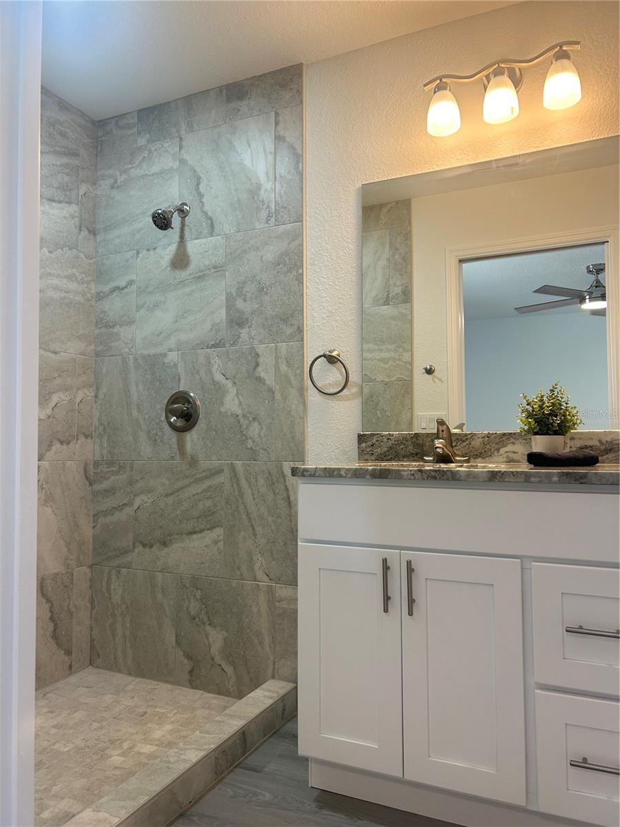 Image 5 of 28 For 820 Redwood Road