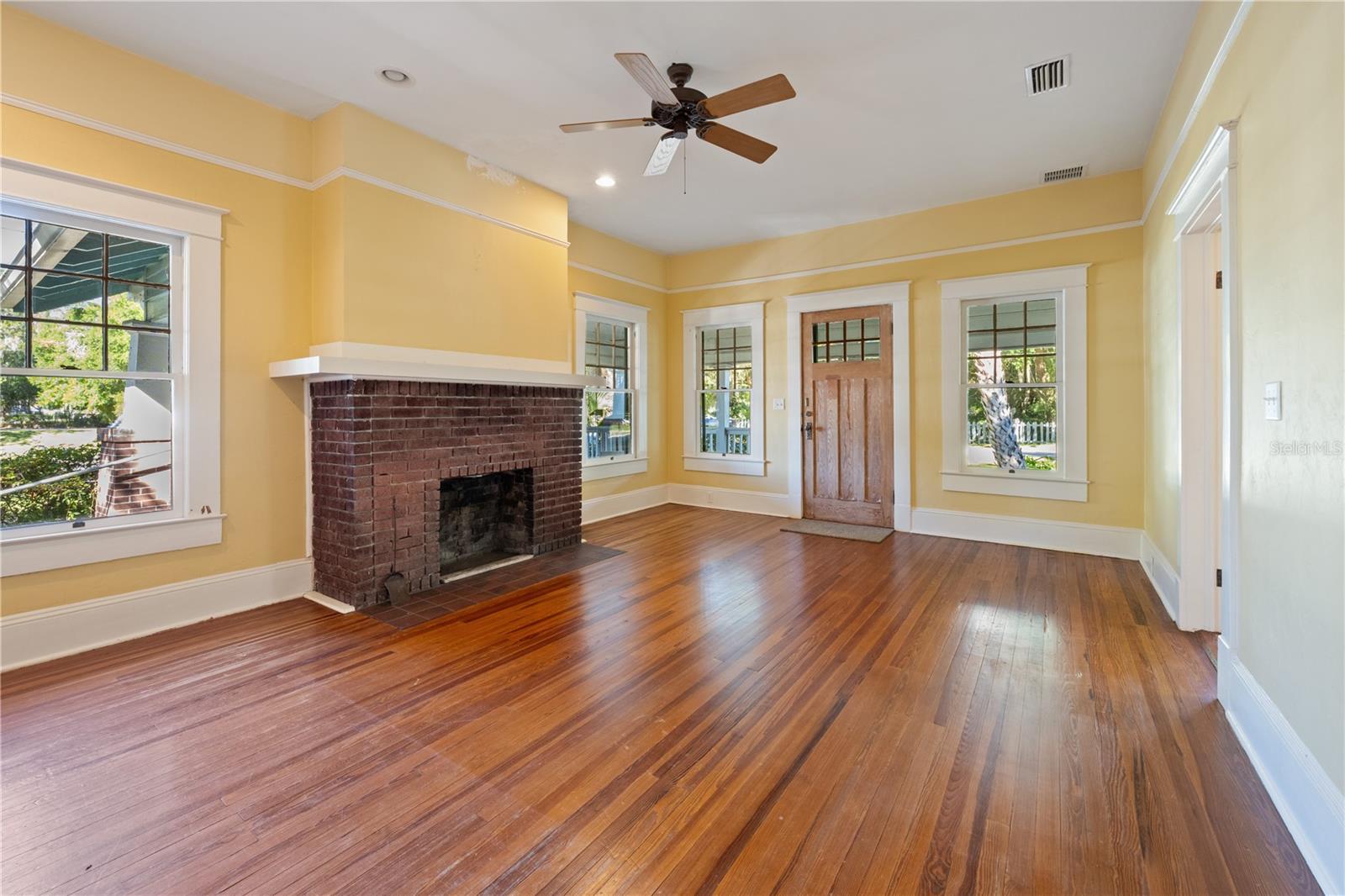 Image 15 of 48 For 207 1st Avenue