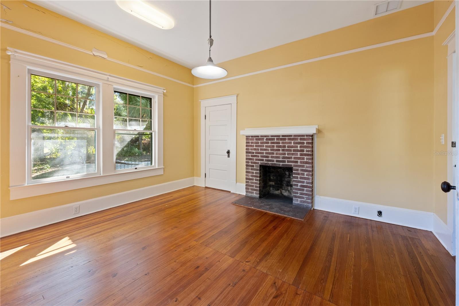 Image 19 of 48 For 207 1st Avenue