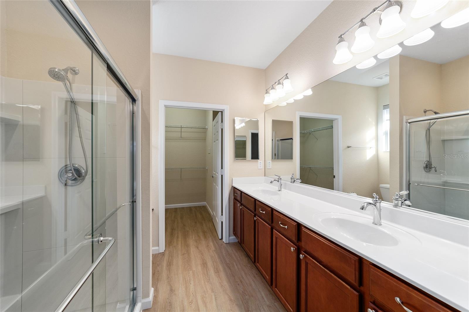 Image 21 of 53 For 9119 70th Loop