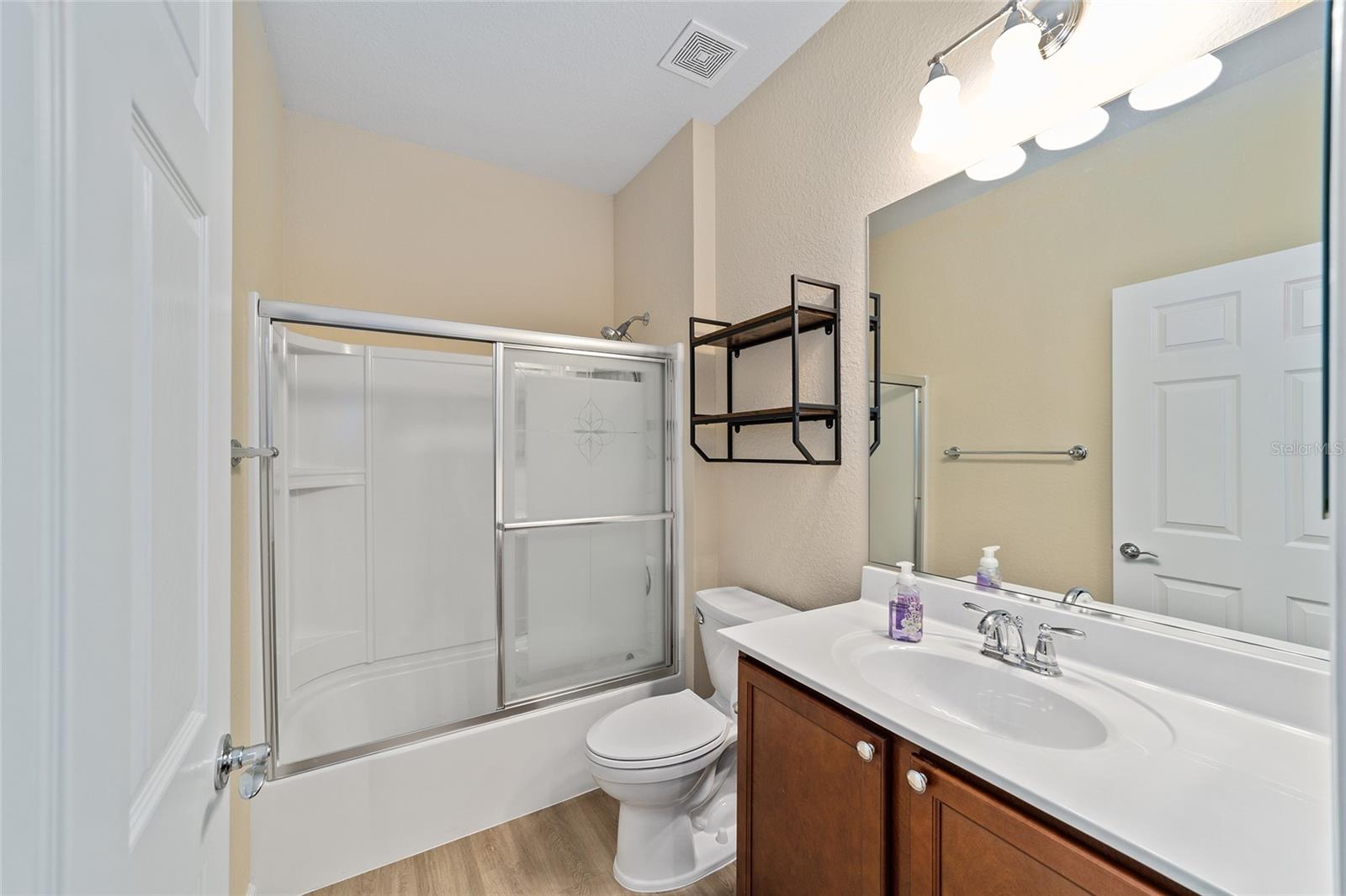 Image 28 of 53 For 9119 70th Loop