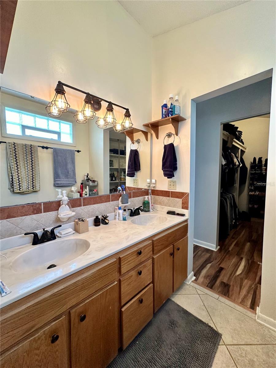 Image 24 of 83 For 370 Gardenia Way