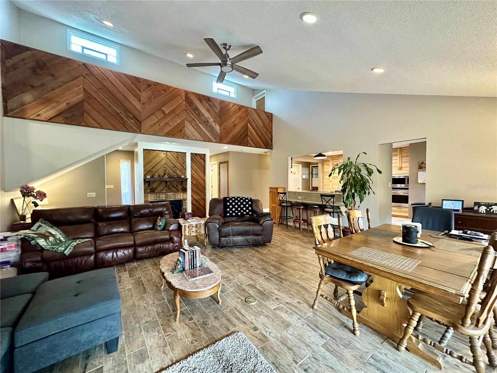 Image 3 of 83 For 370 Gardenia Way