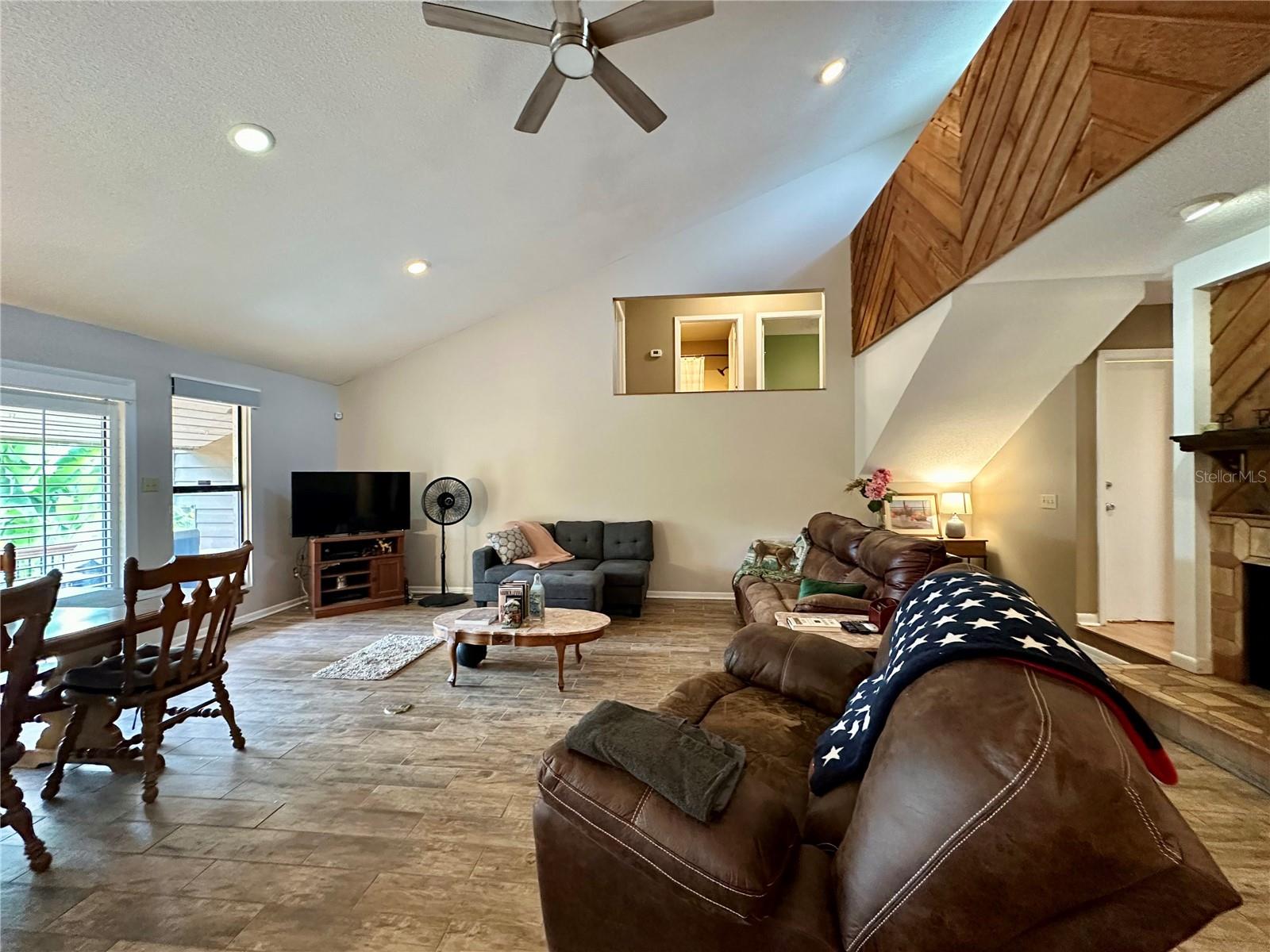 Image 6 of 83 For 370 Gardenia Way