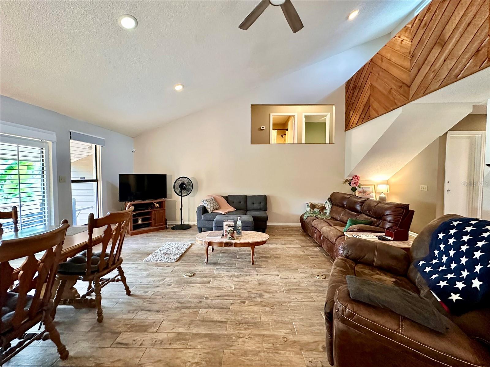 Image 8 of 83 For 370 Gardenia Way