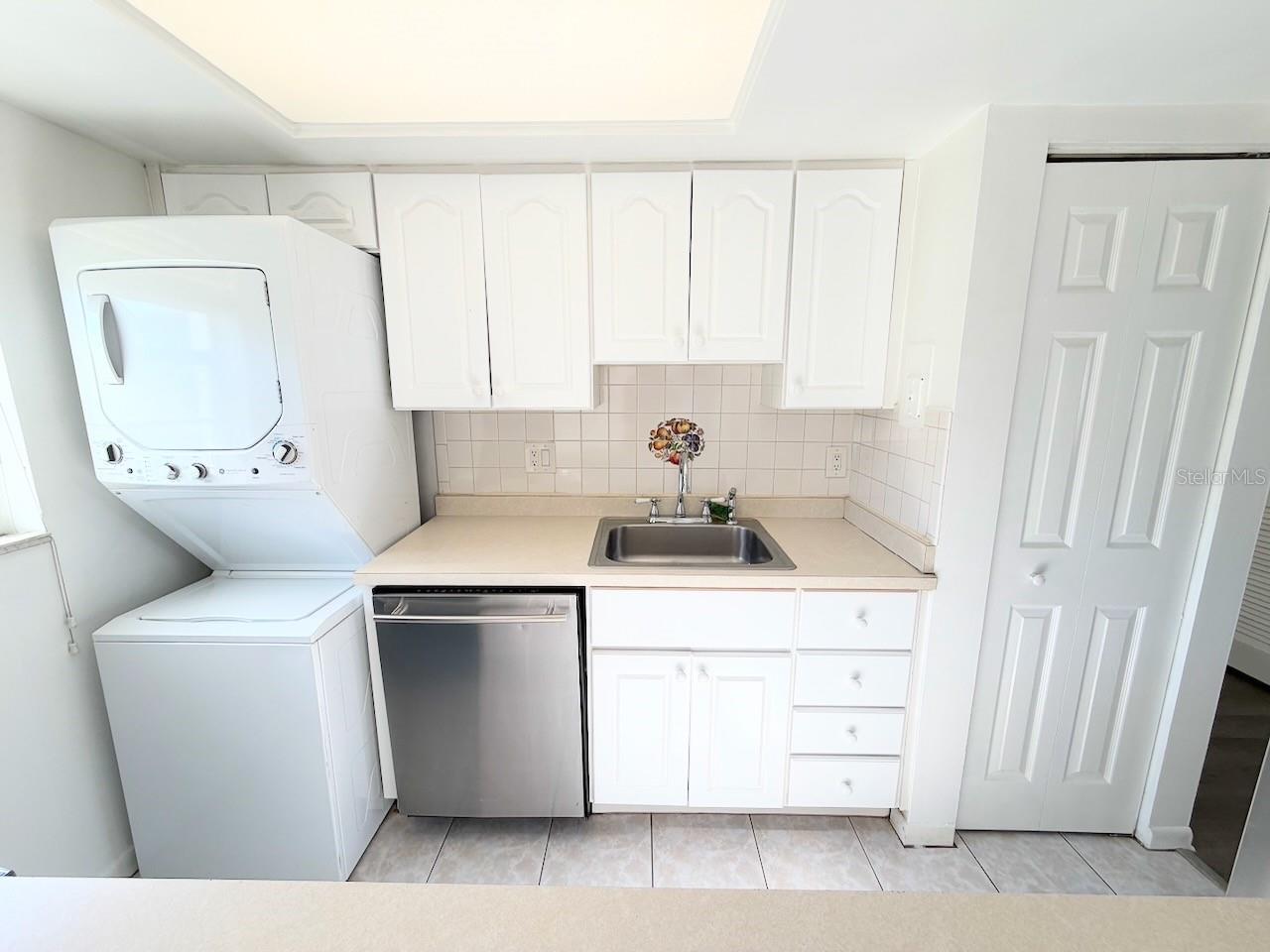 Image 3 of 14 For 2419 16th Avenue H
