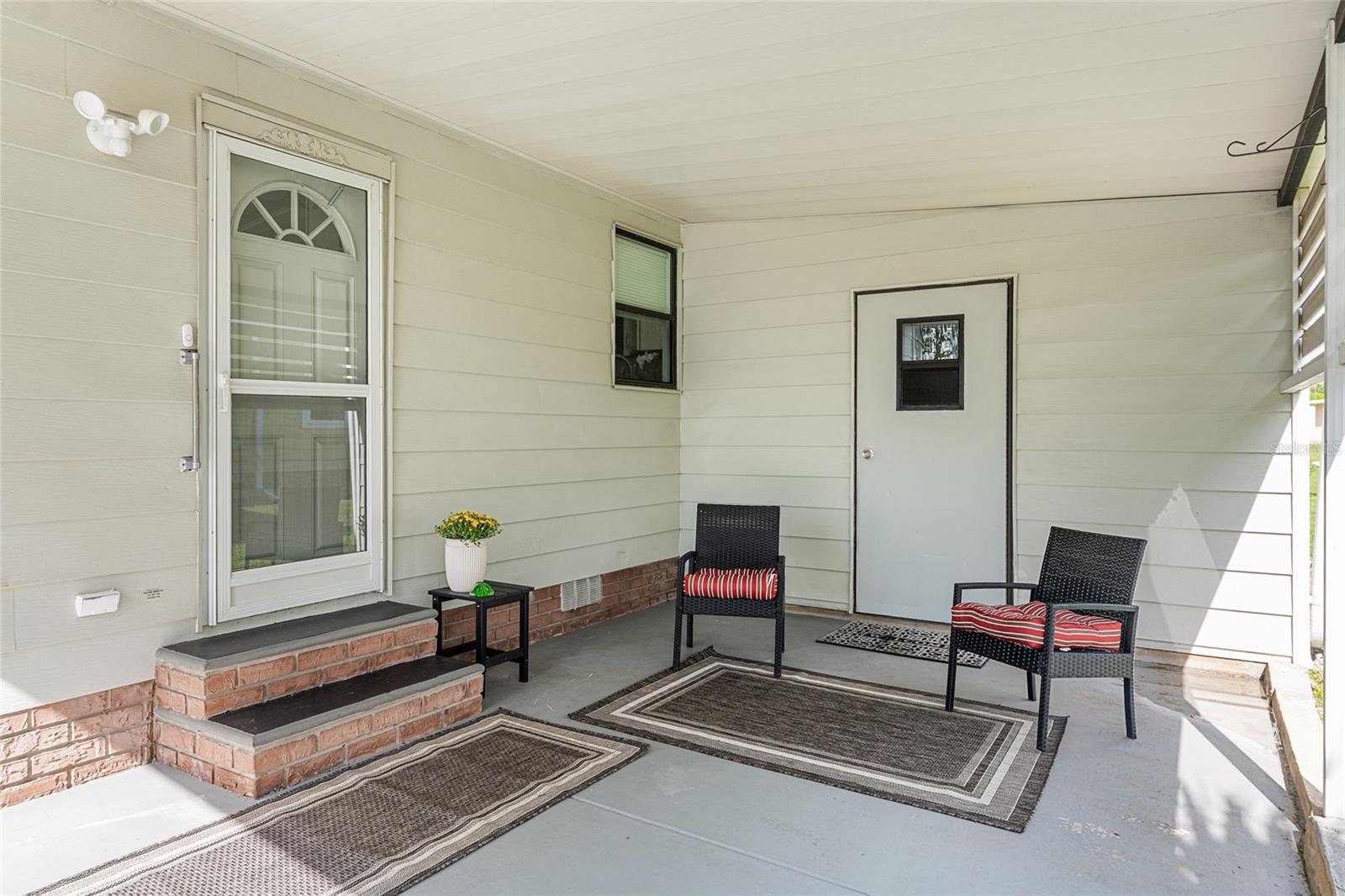 Image 4 of 60 For 1003 Matthew Avenue