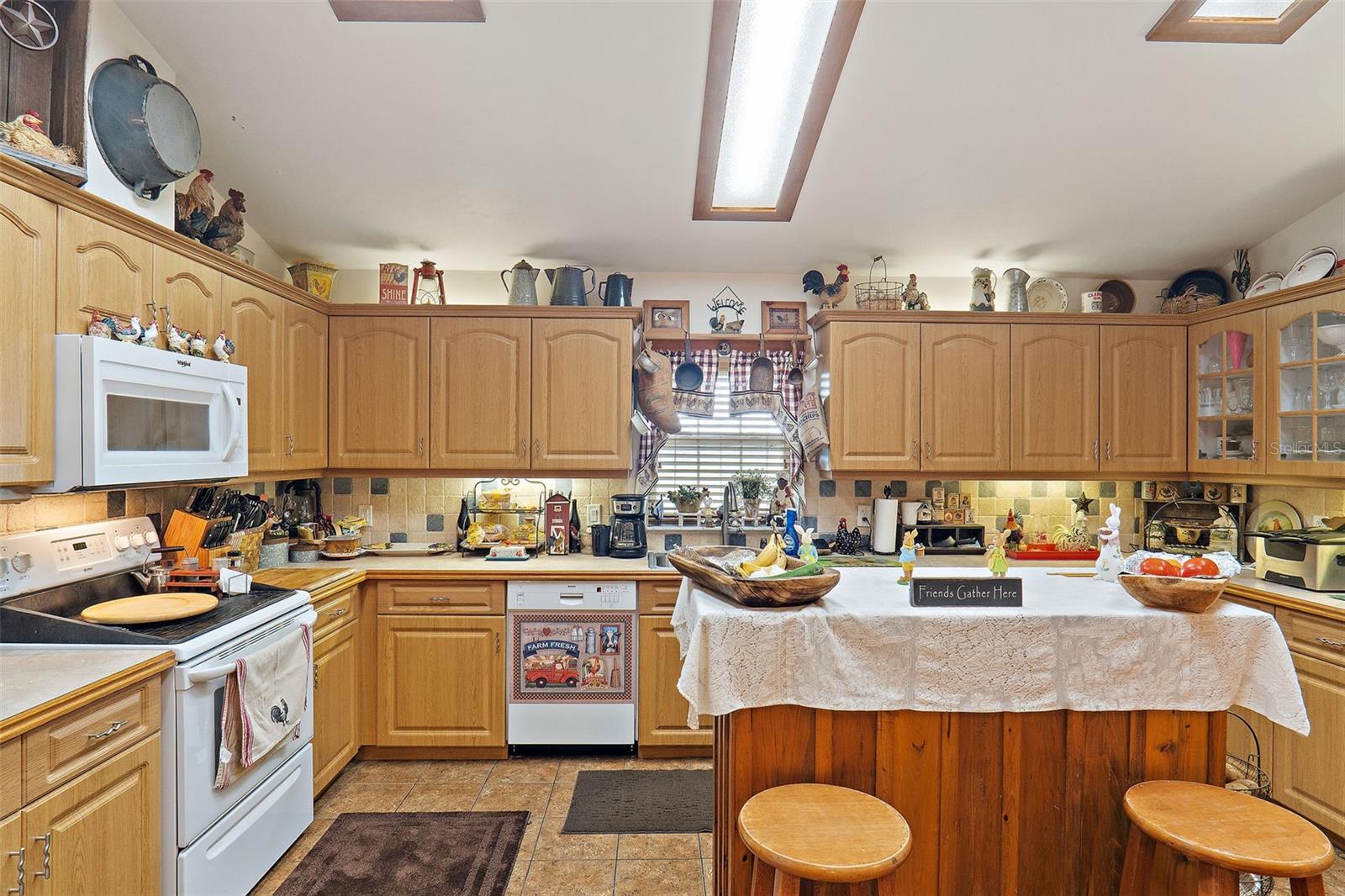 Image 13 of 38 For 19355 25th Place