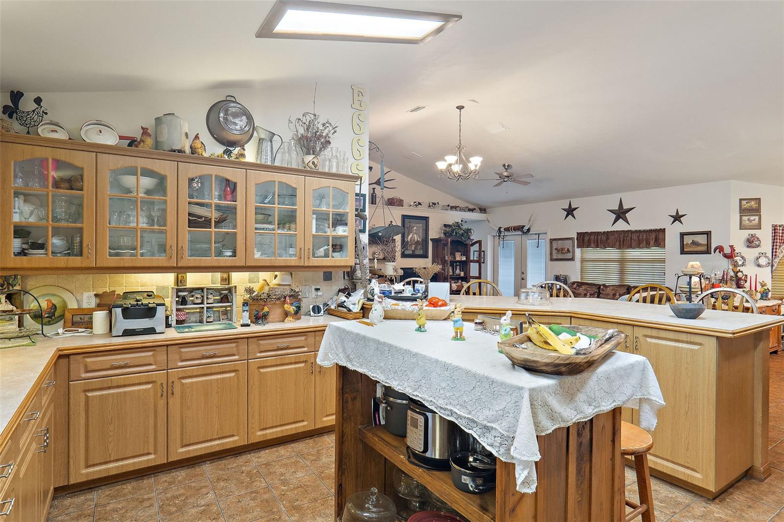 Image 14 of 38 For 19355 25th Place