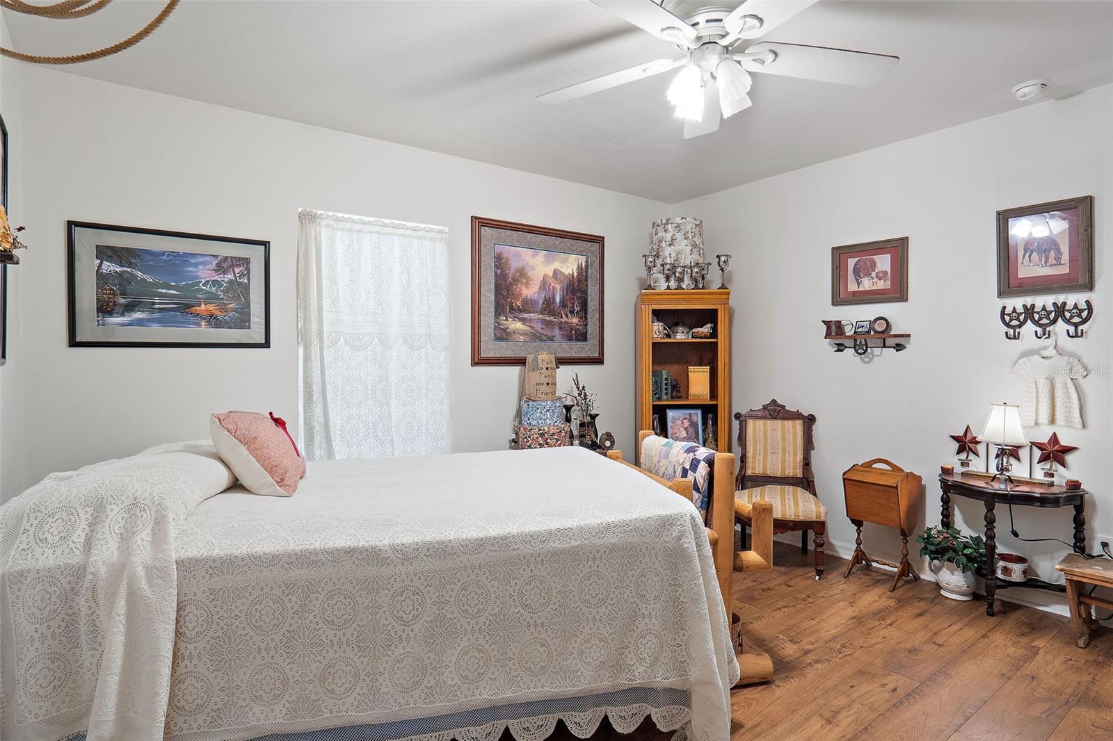 Image 31 of 38 For 19355 25th Place
