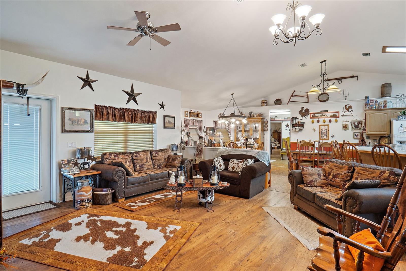 Image 8 of 38 For 19355 25th Place