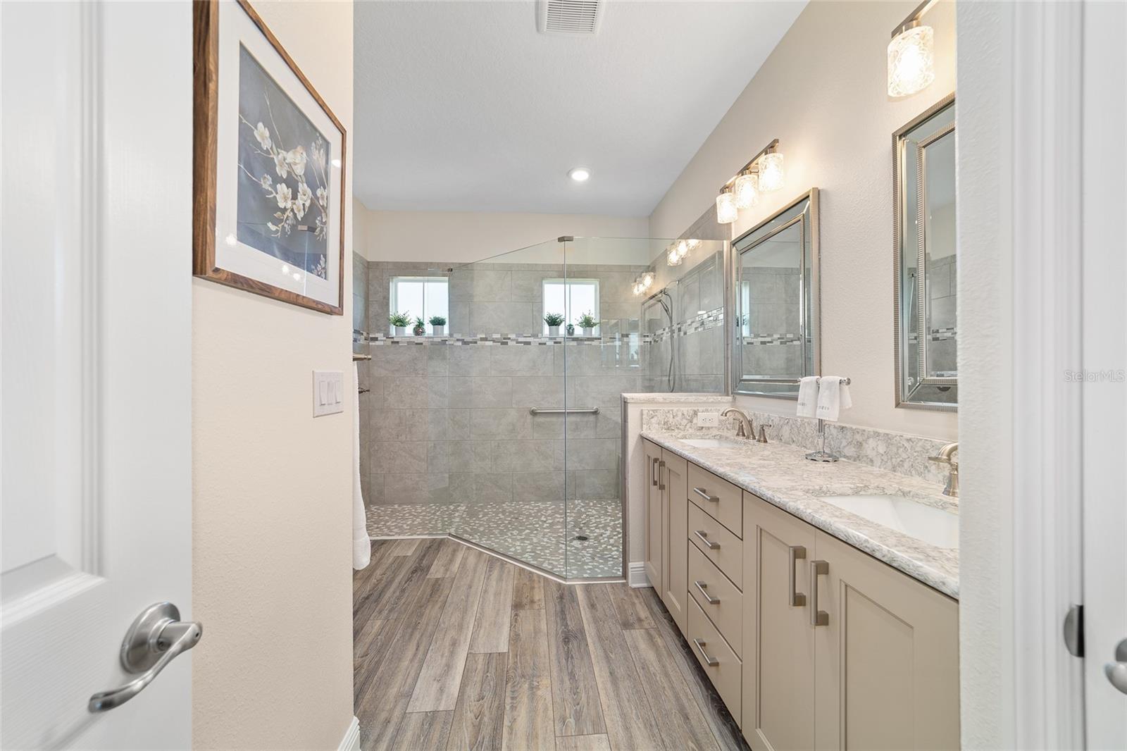 Image 37 of 66 For 10418 92nd Place Road