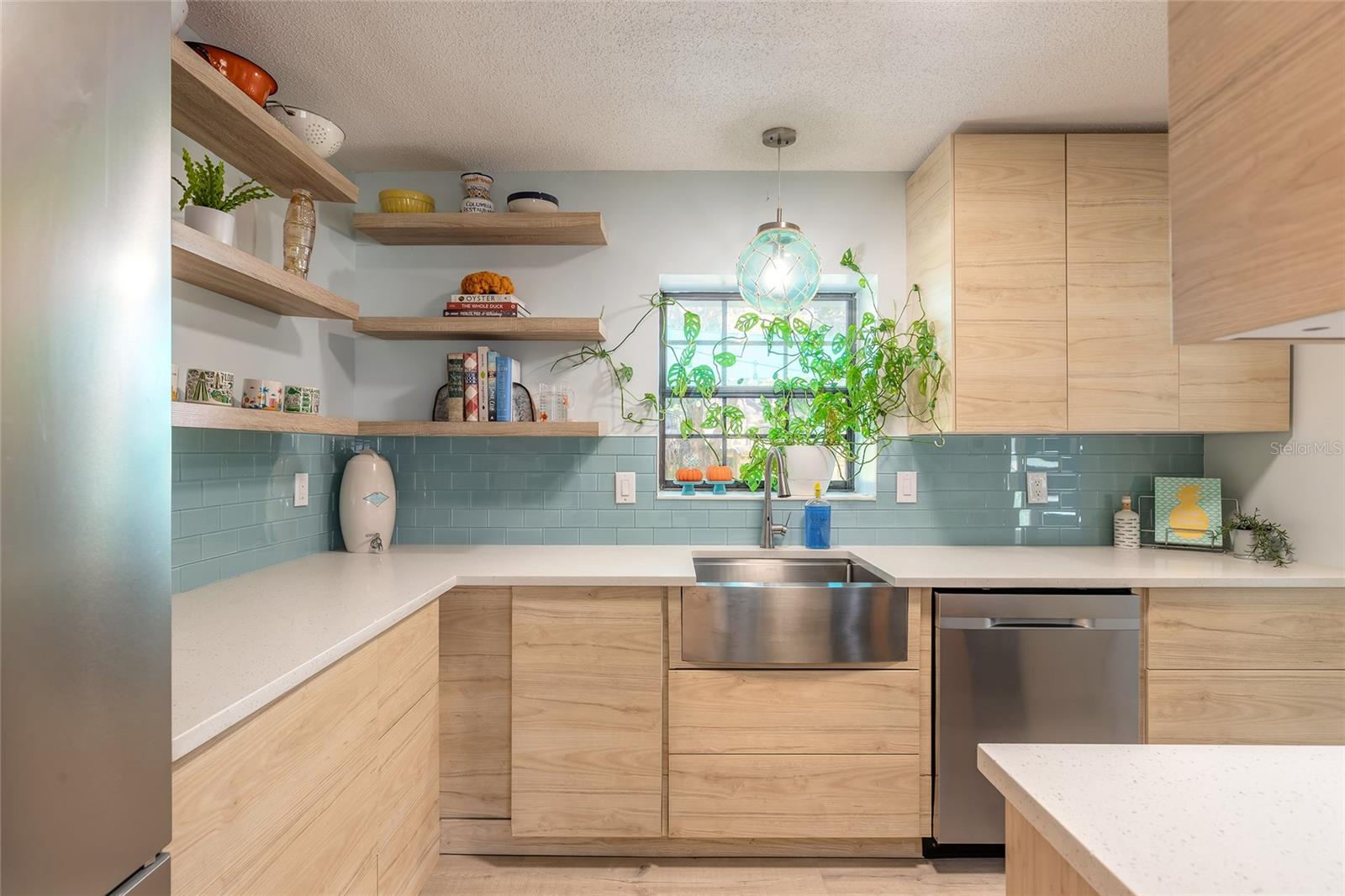 Image 14 of 36 For 6111 Del Mar Drive