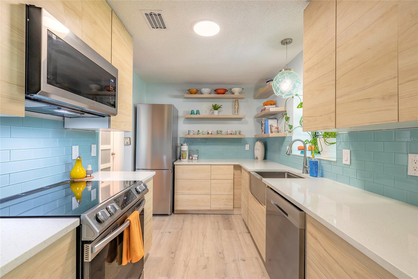 Image 3 of 36 For 6111 Del Mar Drive