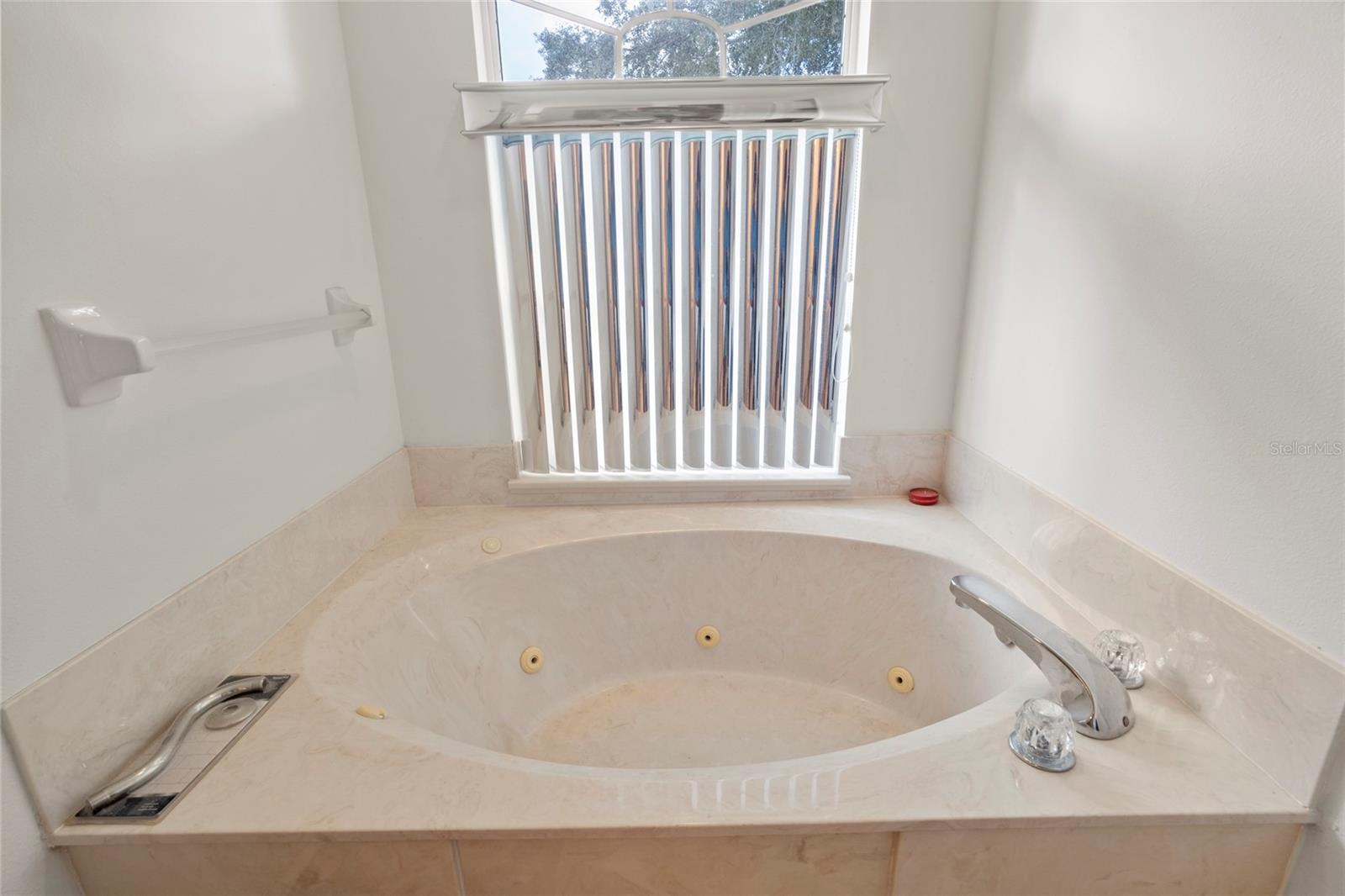 Image 19 of 43 For 10716 53rd Circle