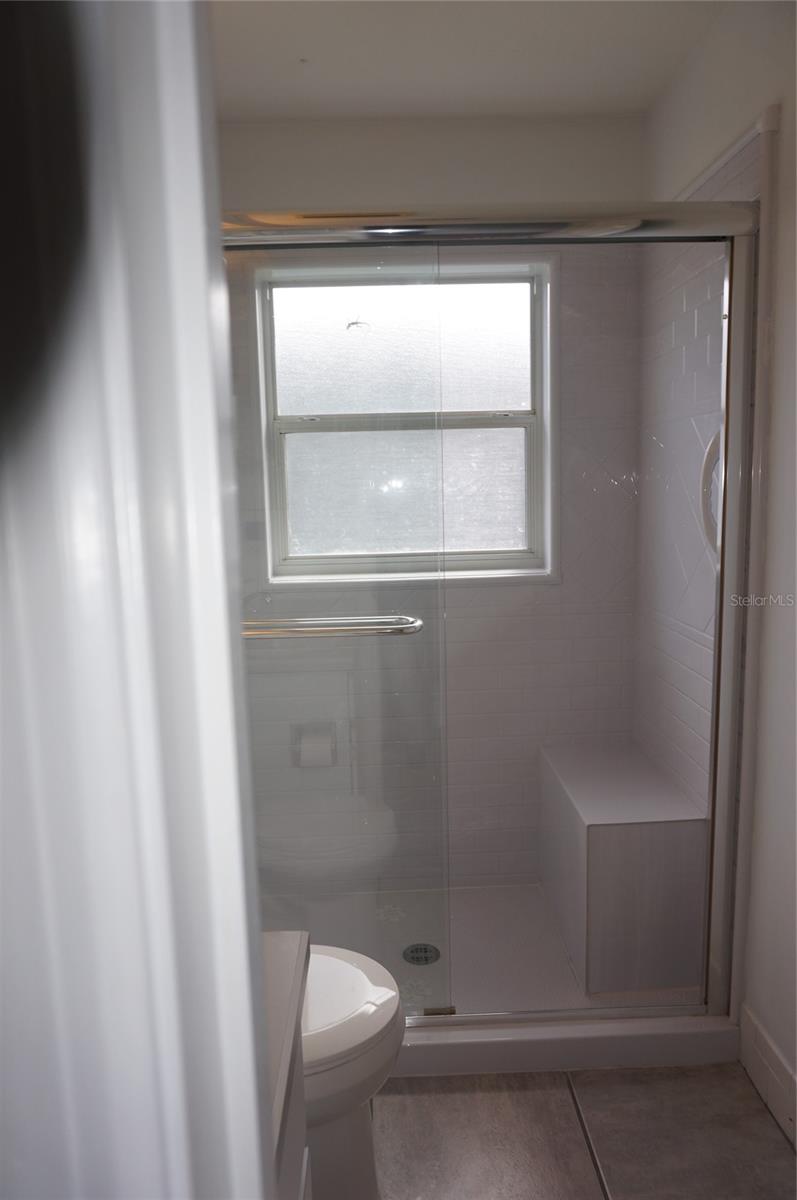 Image 32 of 37 For 7178 113th Loop