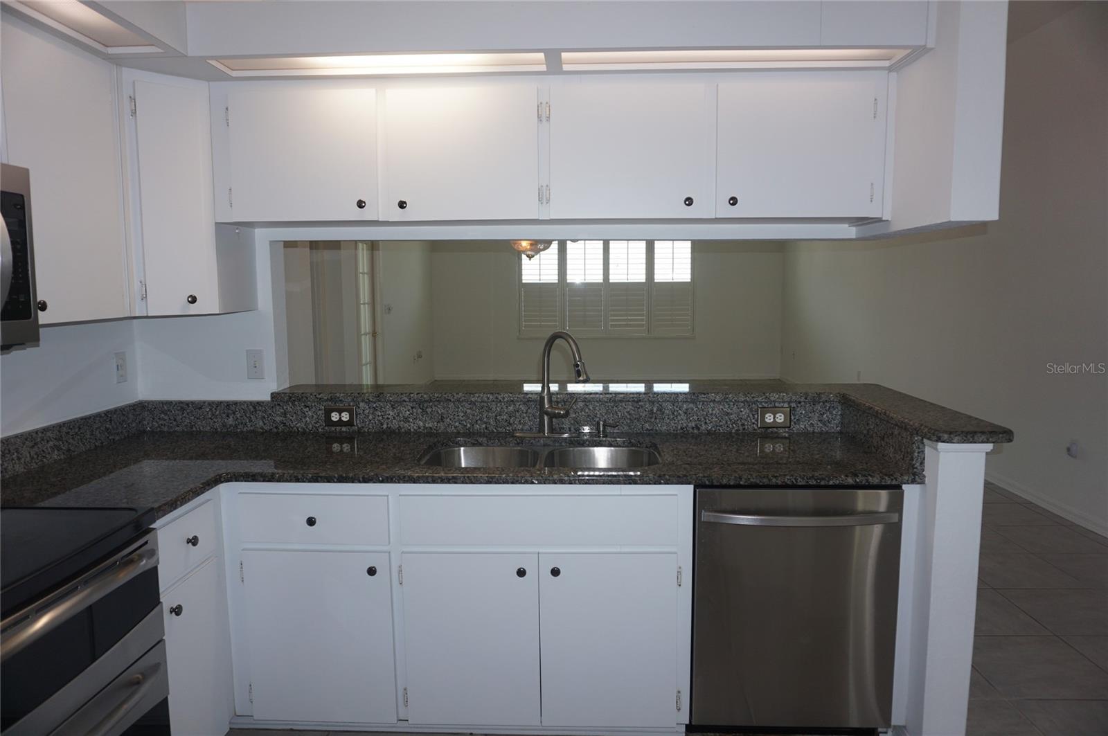 Image 9 of 37 For 7178 113th Loop