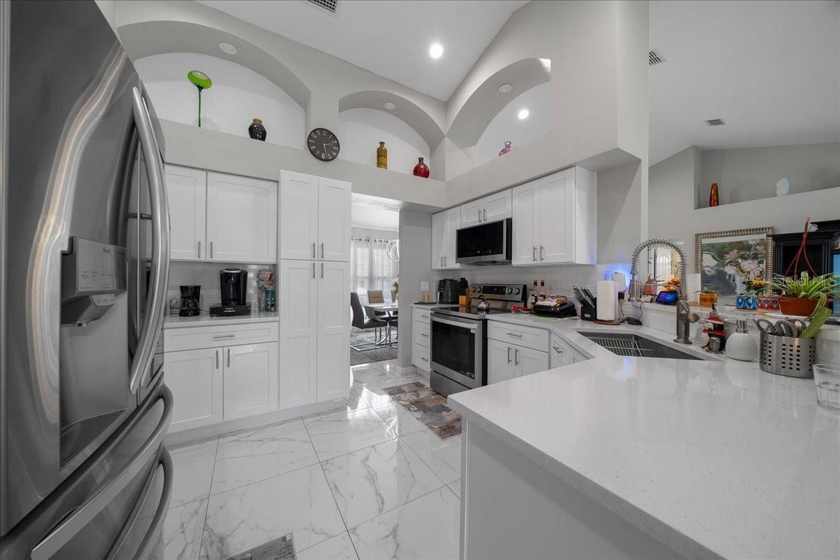 Image 11 of 48 For 4997 107th Loop