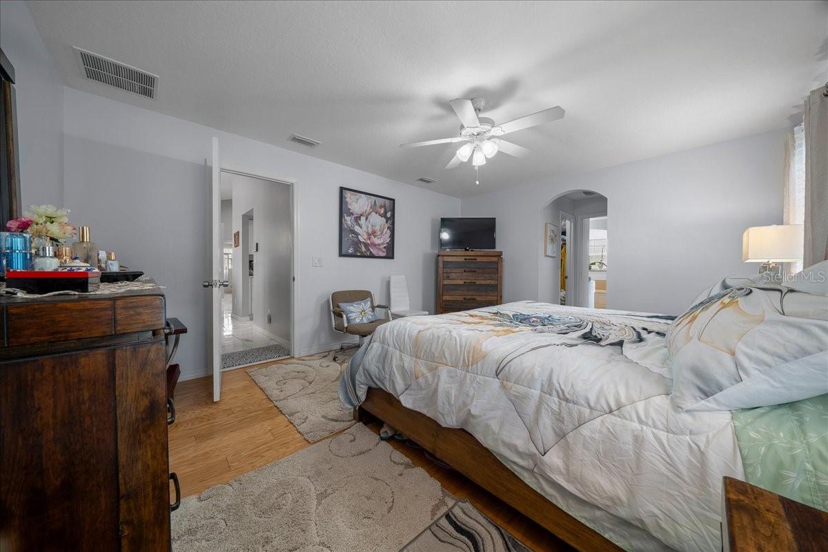 Image 19 of 48 For 4997 107th Loop