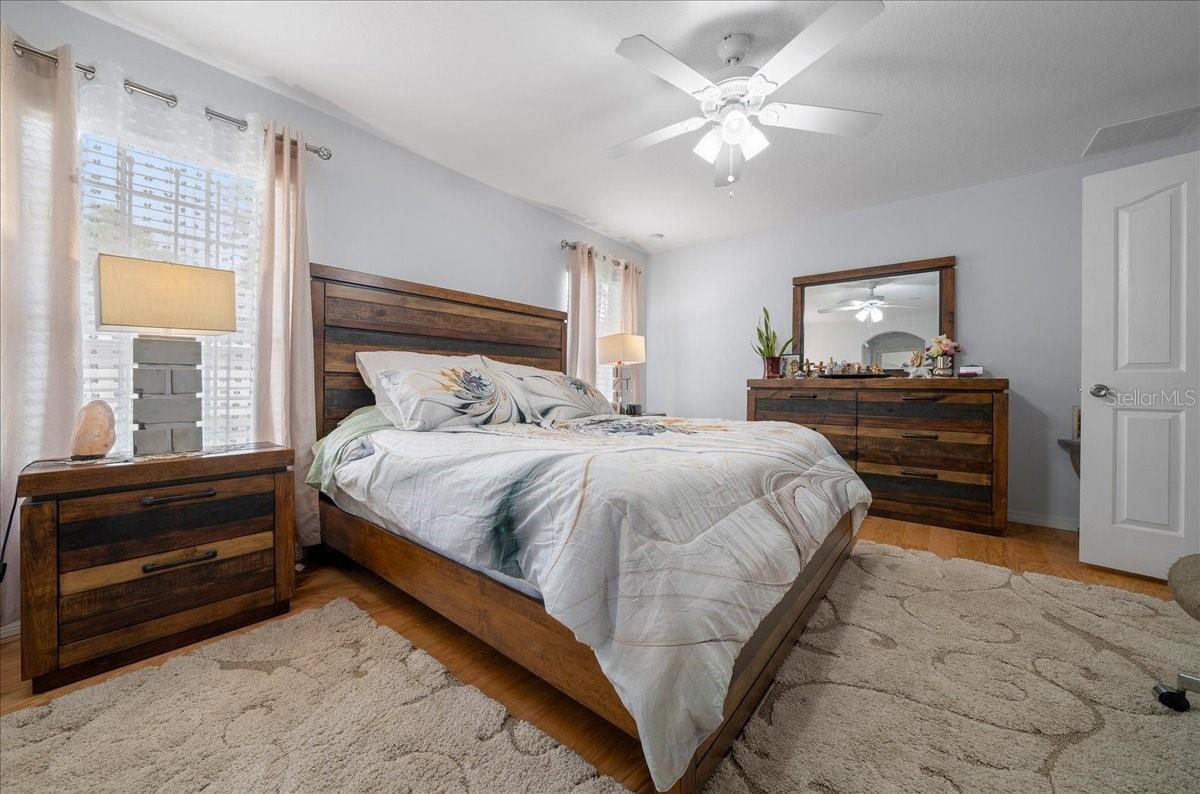 Image 20 of 48 For 4997 107th Loop