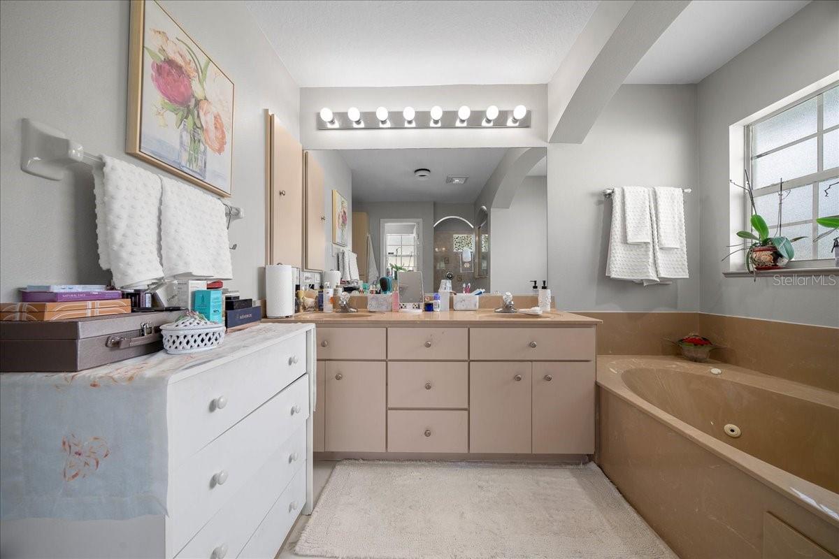 Image 23 of 48 For 4997 107th Loop