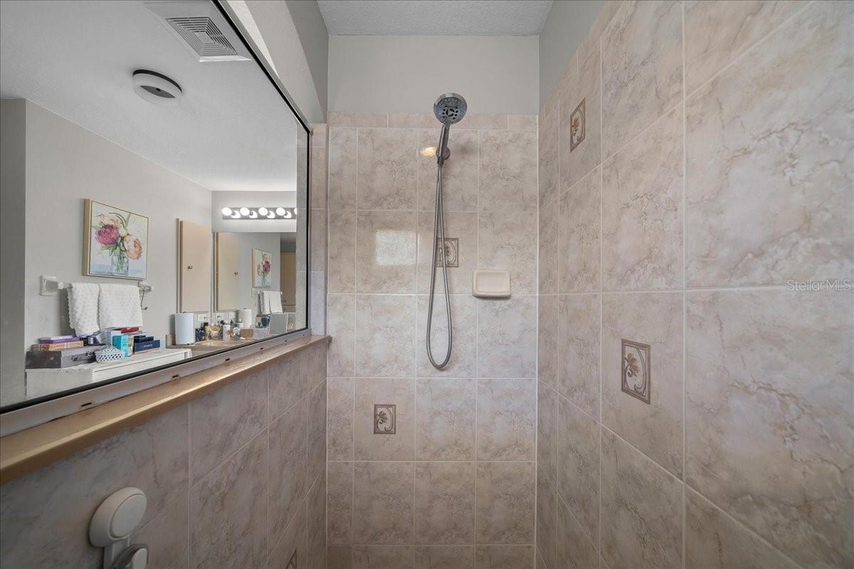 Image 25 of 48 For 4997 107th Loop