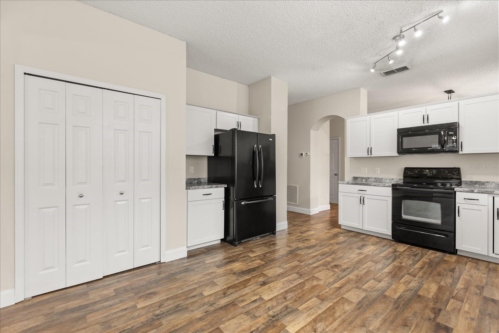 Image 10 of 27 For 14689 Kristenright Lane