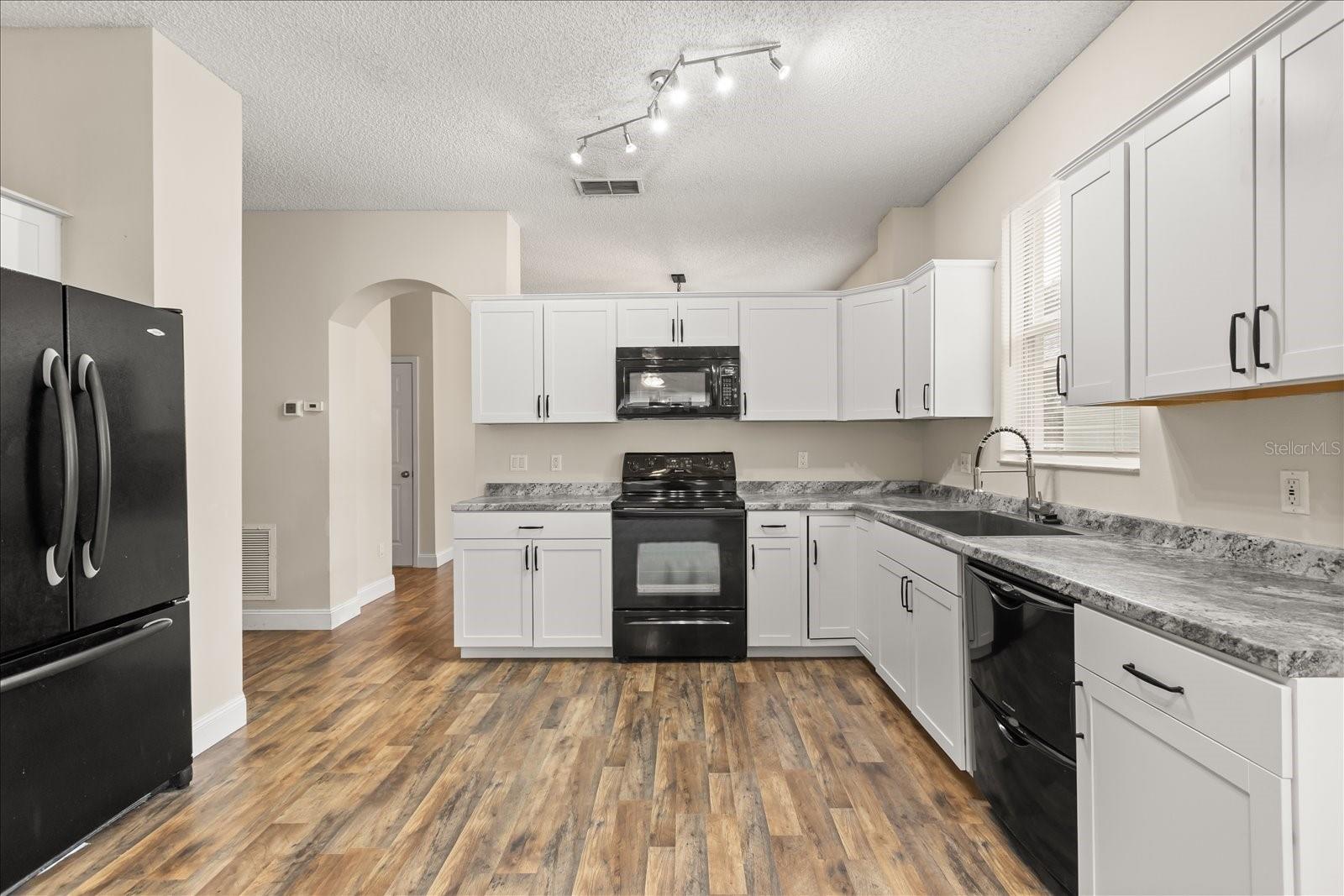 Image 11 of 27 For 14689 Kristenright Lane