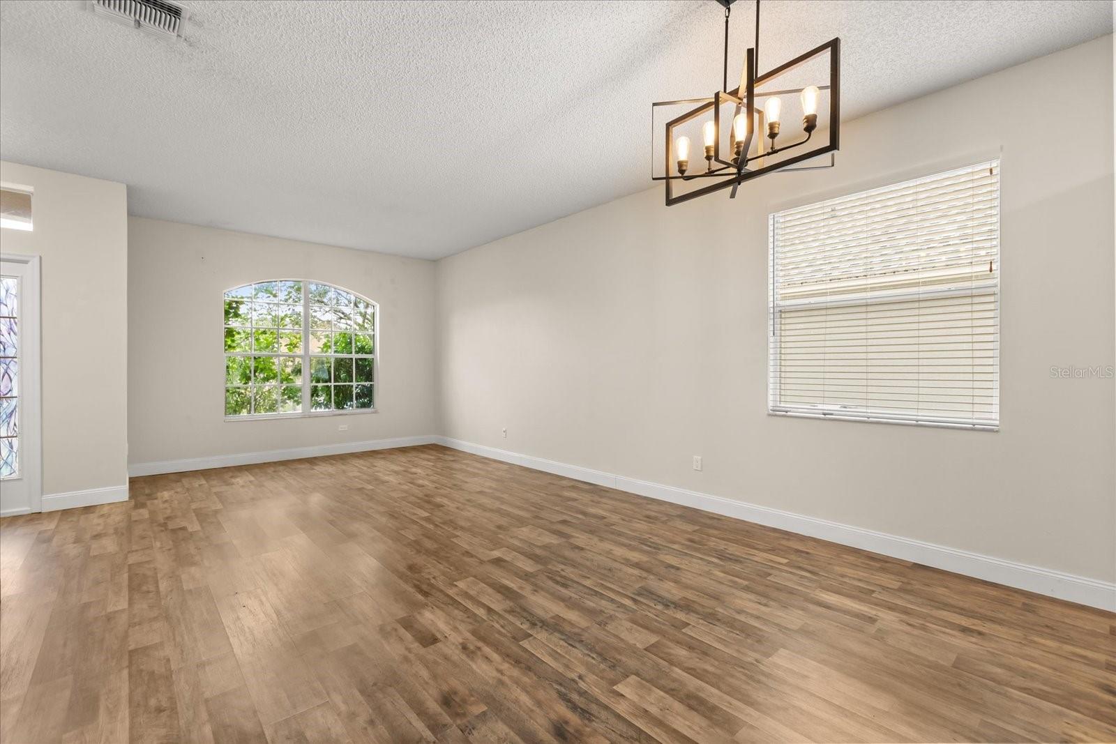 Image 8 of 27 For 14689 Kristenright Lane