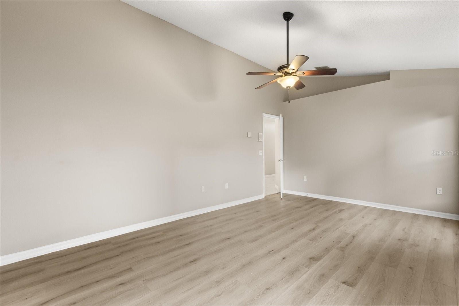 Image 8 of 23 For 4105 Mendenwood Lane