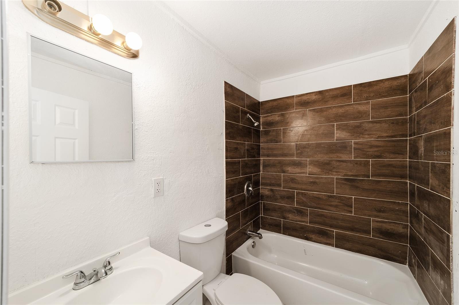 Image 21 of 32 For 1665 3rd Street
