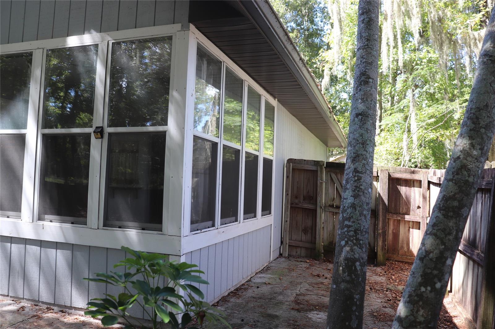 Image 4 of 31 For 1143 98th Terrace