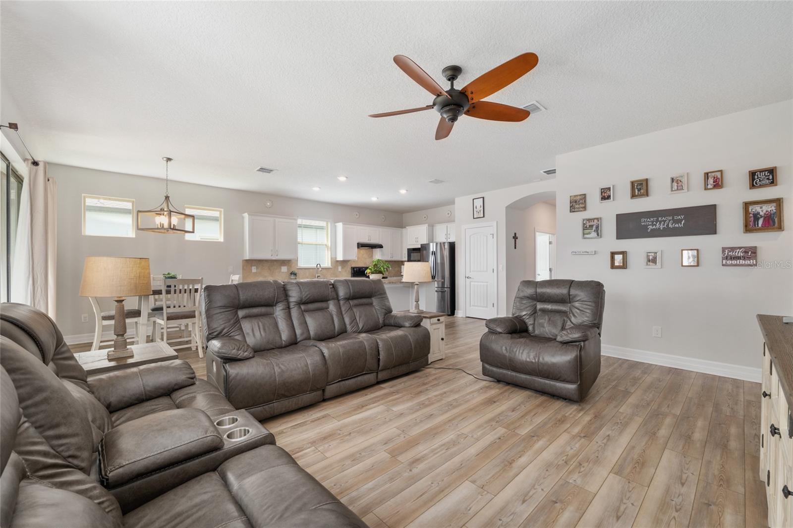 Image 15 of 54 For 9365 56 Loop