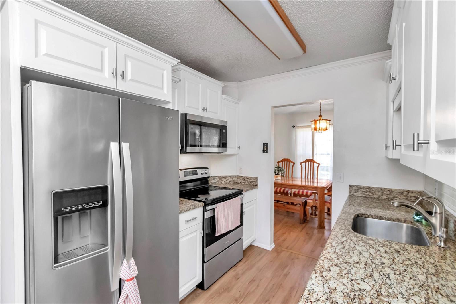 Image 13 of 34 For 303 Oak Track Pass