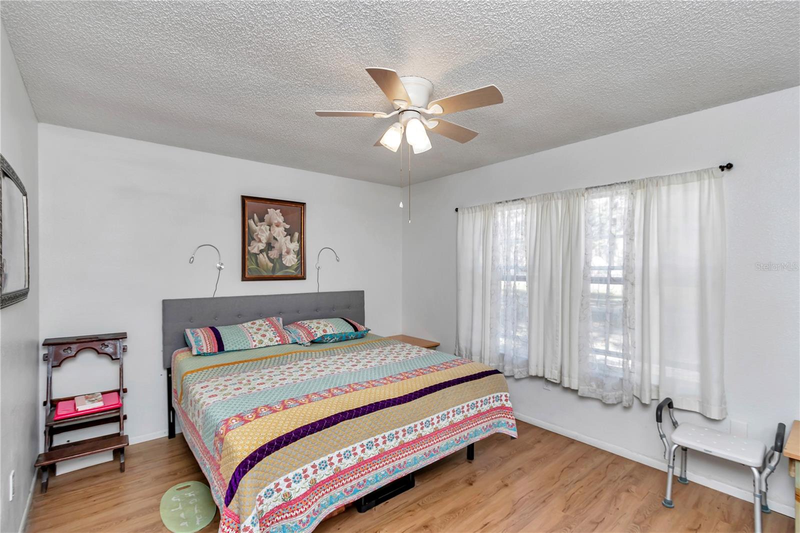 Image 16 of 34 For 303 Oak Track Pass