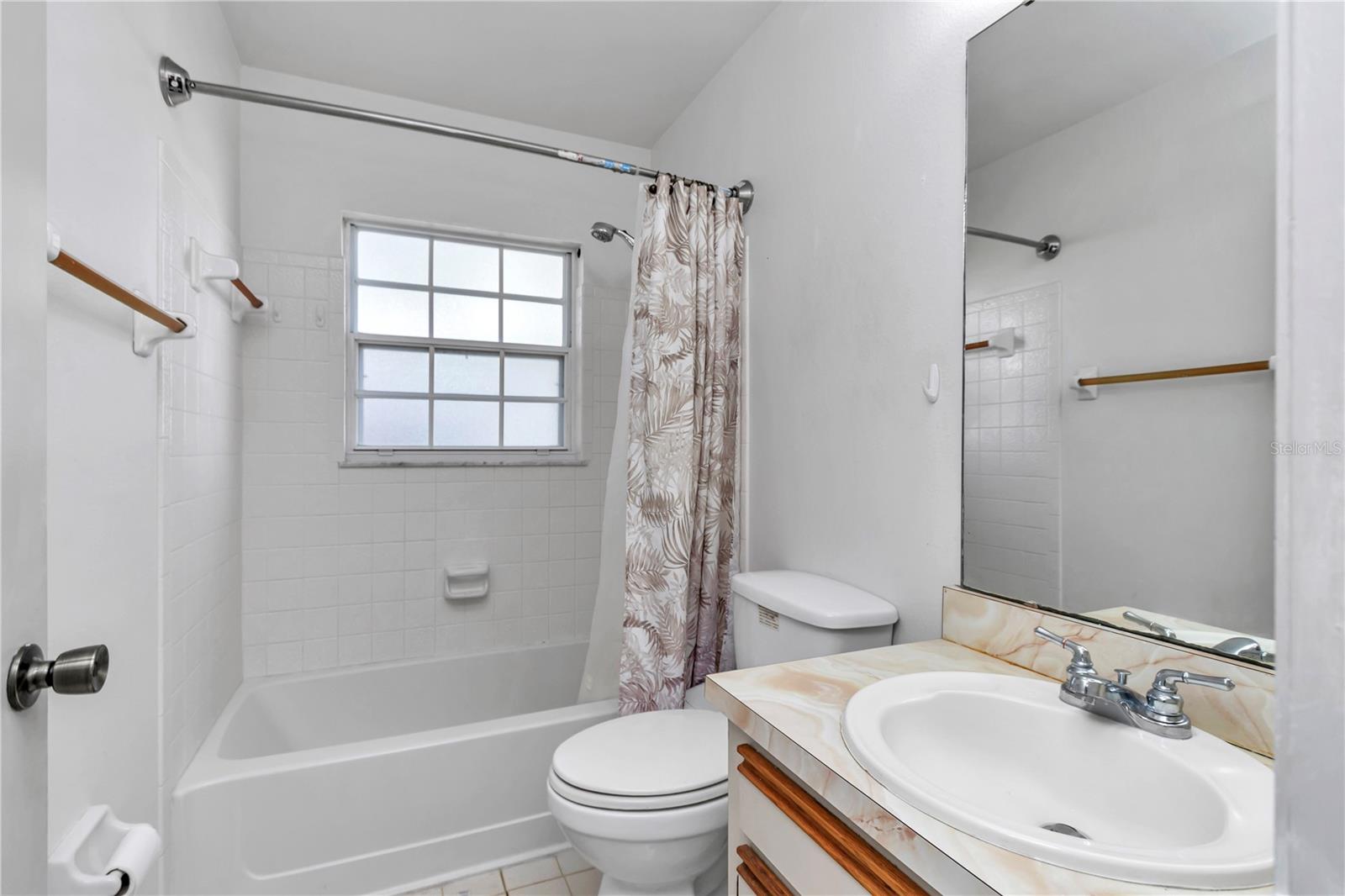 Image 22 of 34 For 303 Oak Track Pass