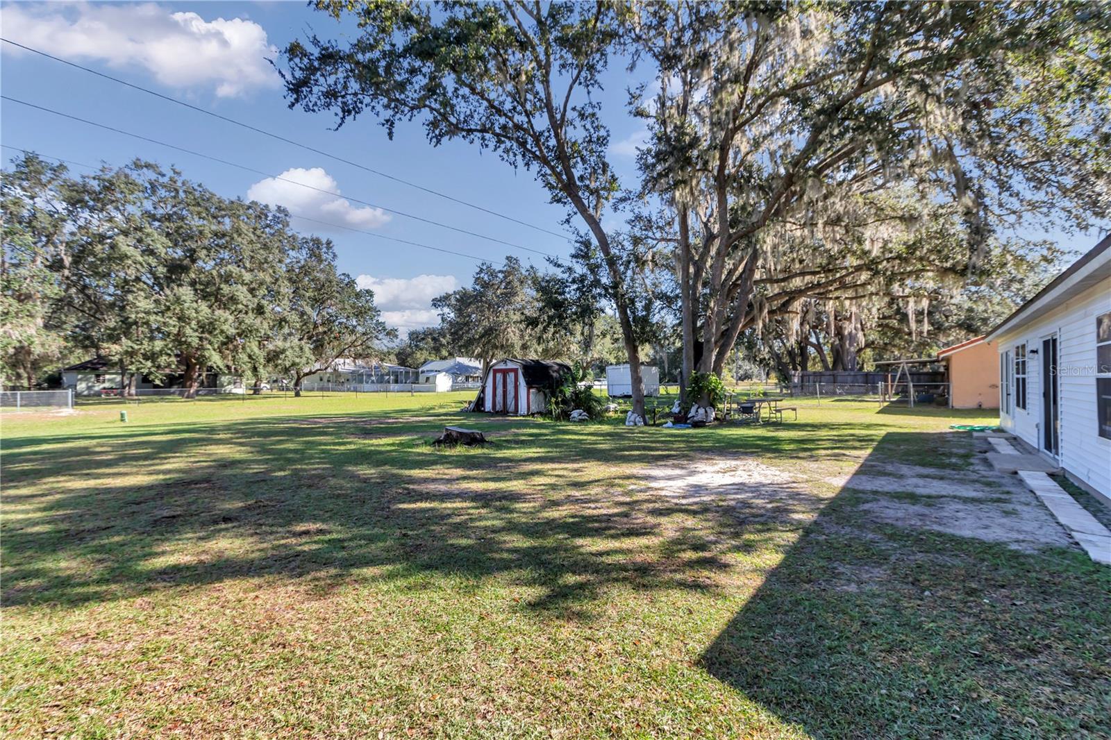 Image 27 of 34 For 303 Oak Track Pass