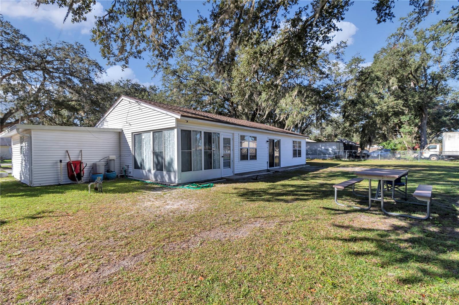 Image 29 of 34 For 303 Oak Track Pass