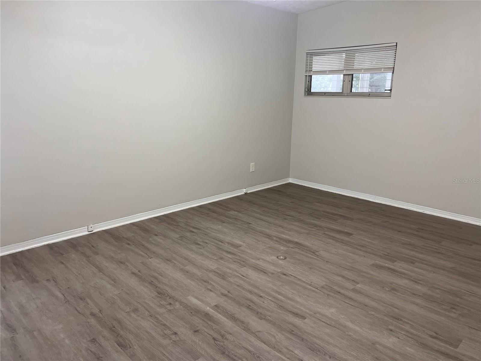 Image 8 of 14 For 535 Monterey Boulevard Ne 1