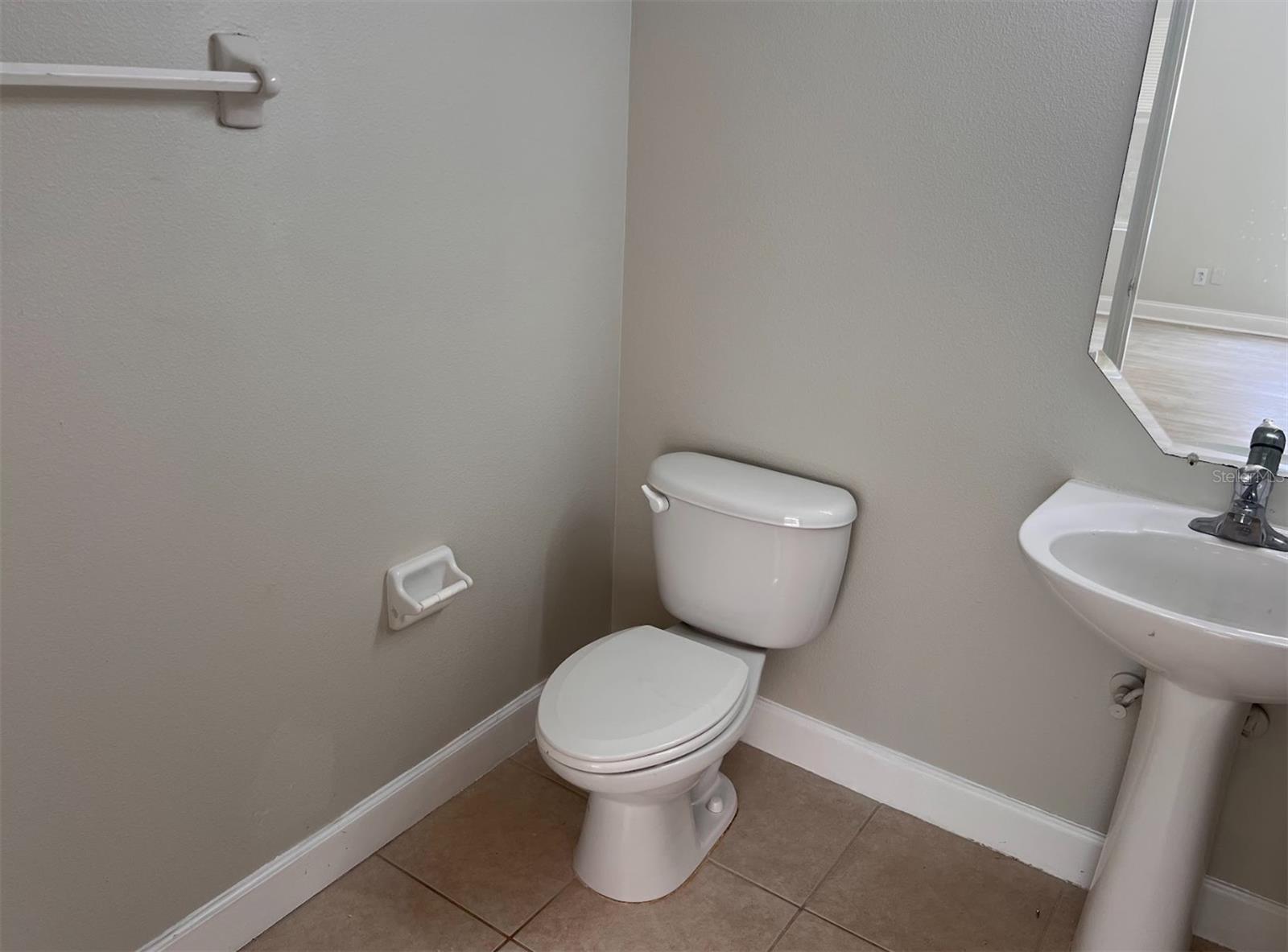Image 11 of 30 For 6025 39th Court E