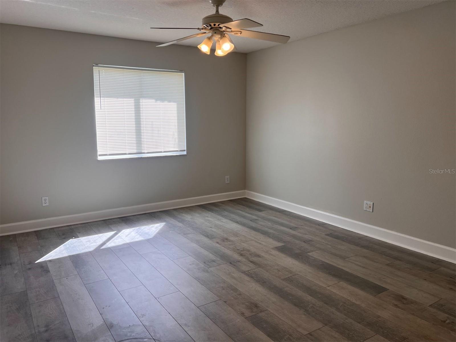 Image 12 of 30 For 6025 39th Court E