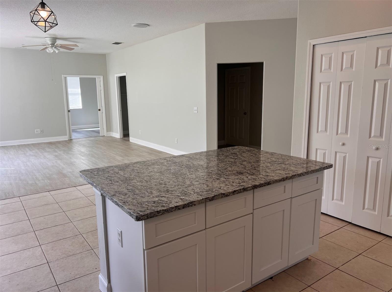 Image 6 of 30 For 6025 39th Court E