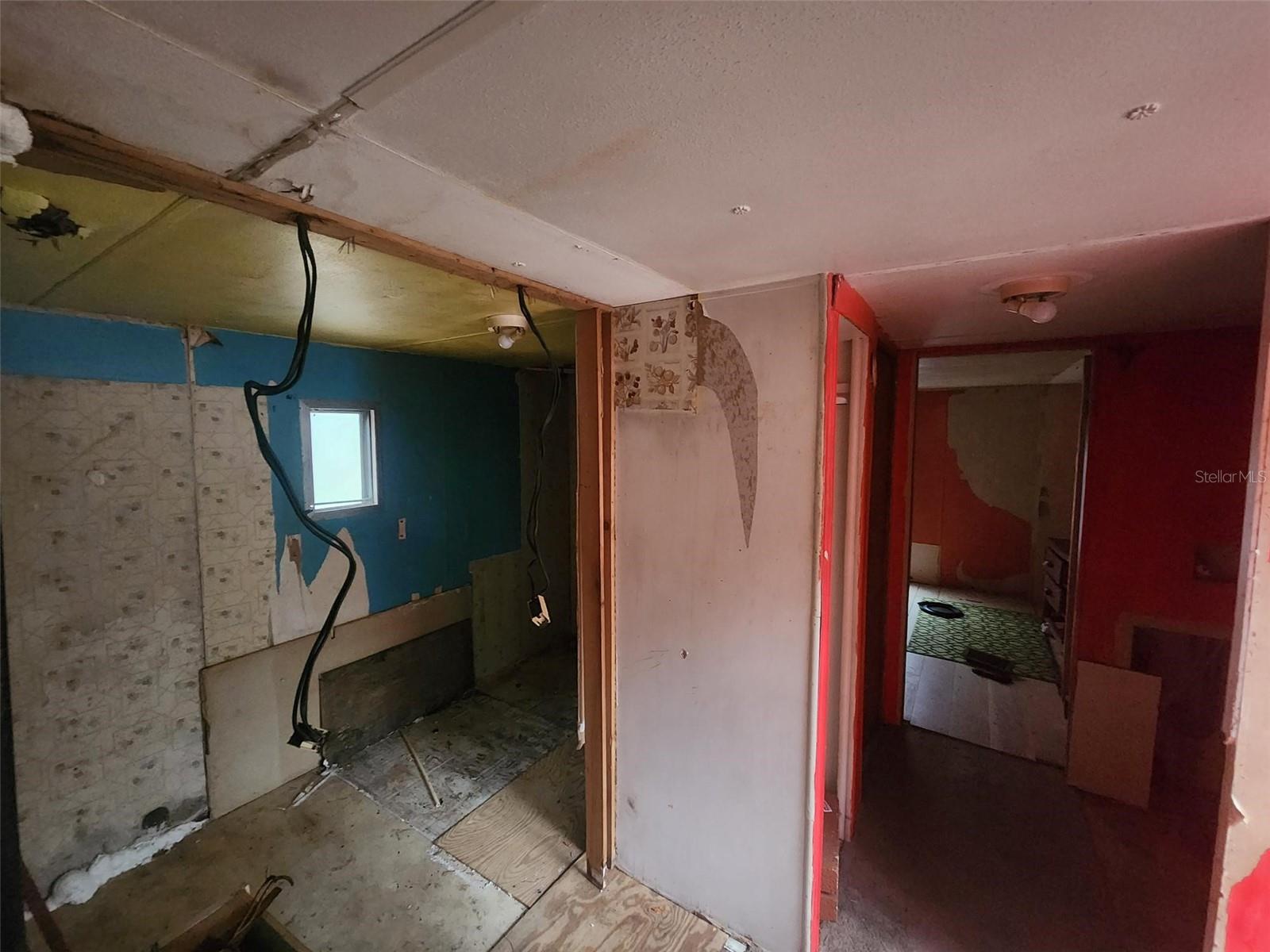 Image 21 of 23 For 217 Lakeview Drive