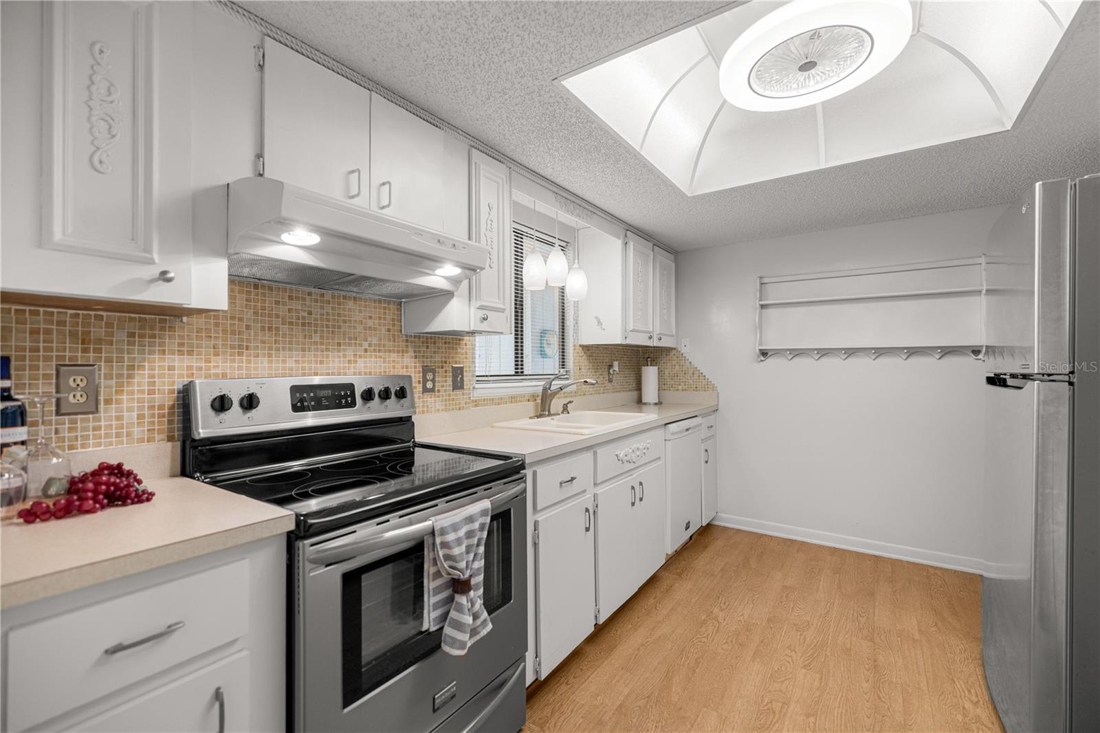 Image 4 of 31 For 9230 101st Lane