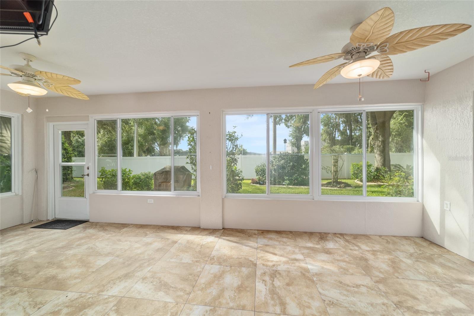 Image 39 of 54 For 16369 14th Avenue Road