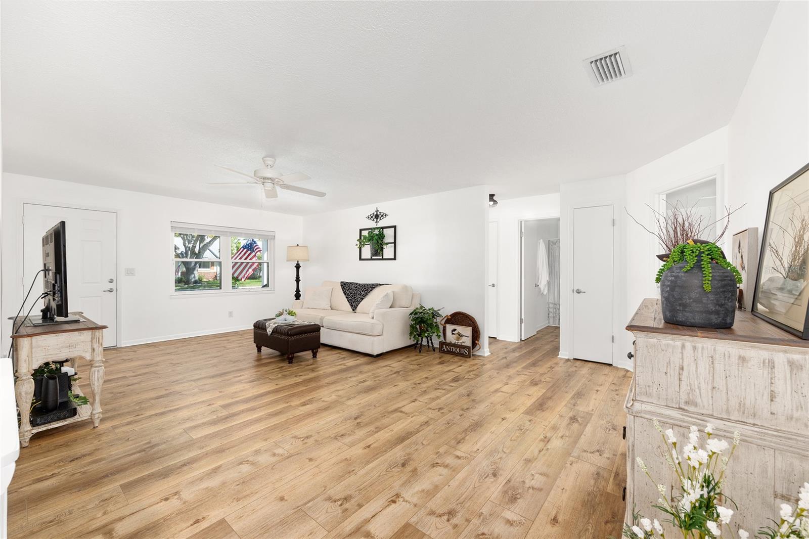 Image 19 of 33 For 8630 94th Lane A