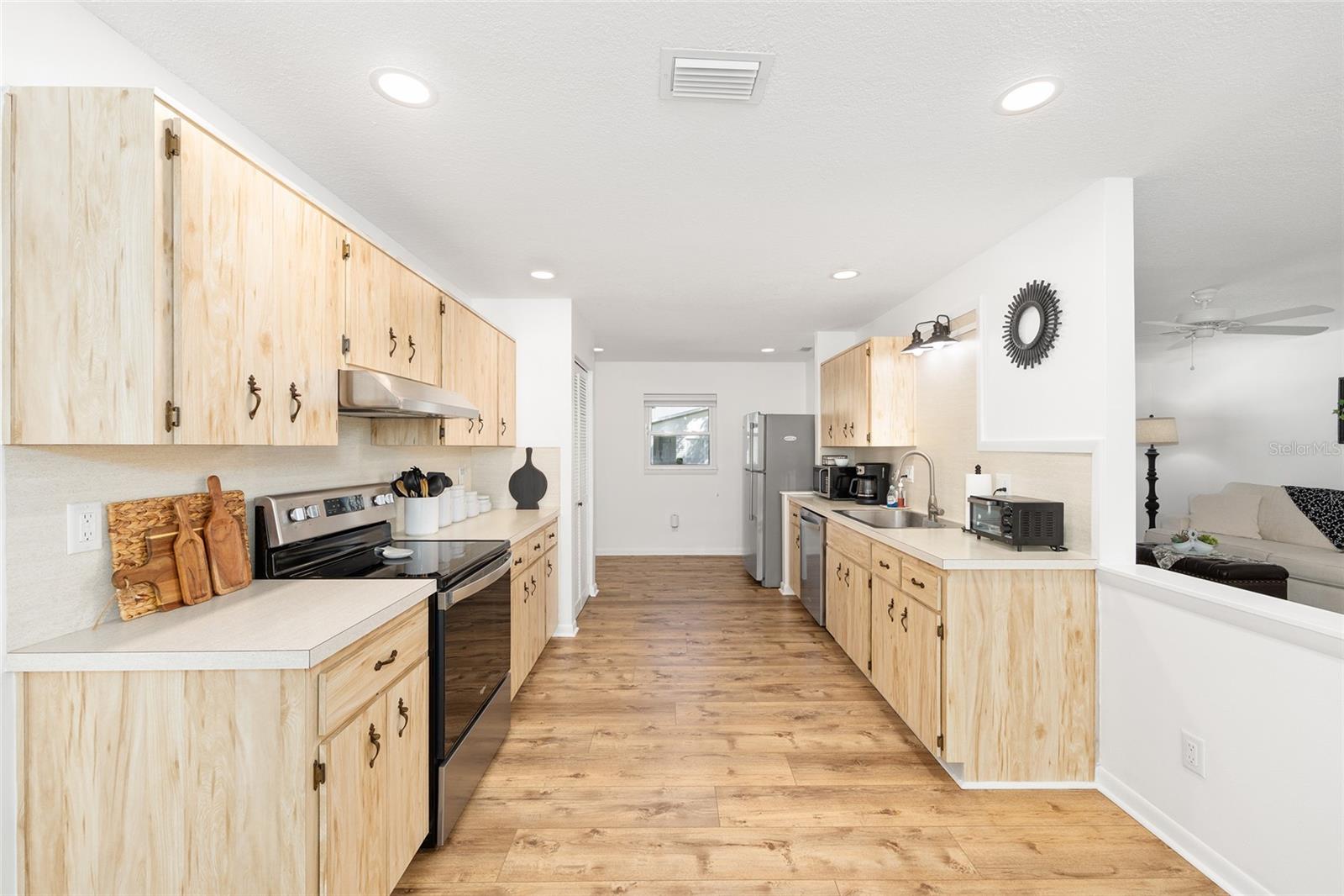 Image 21 of 33 For 8630 94th Lane A